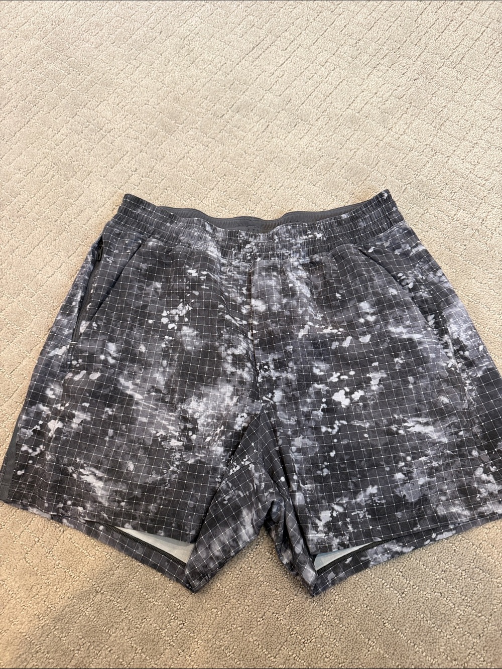 Mens lululemon pace breaker shorts- linerless- 5 inch - medium
